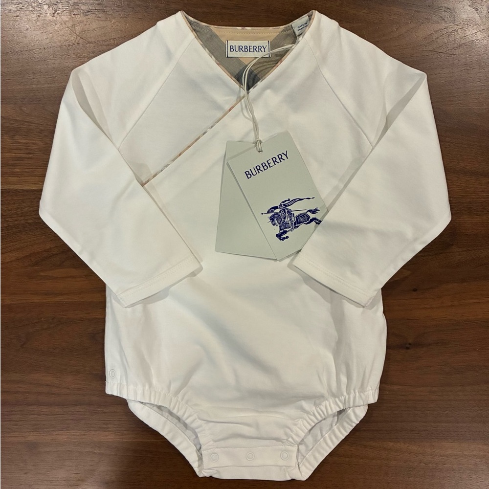 NWT- Burberry Bodysuit & Check Bandana Bib Set - Picture 6 of 15